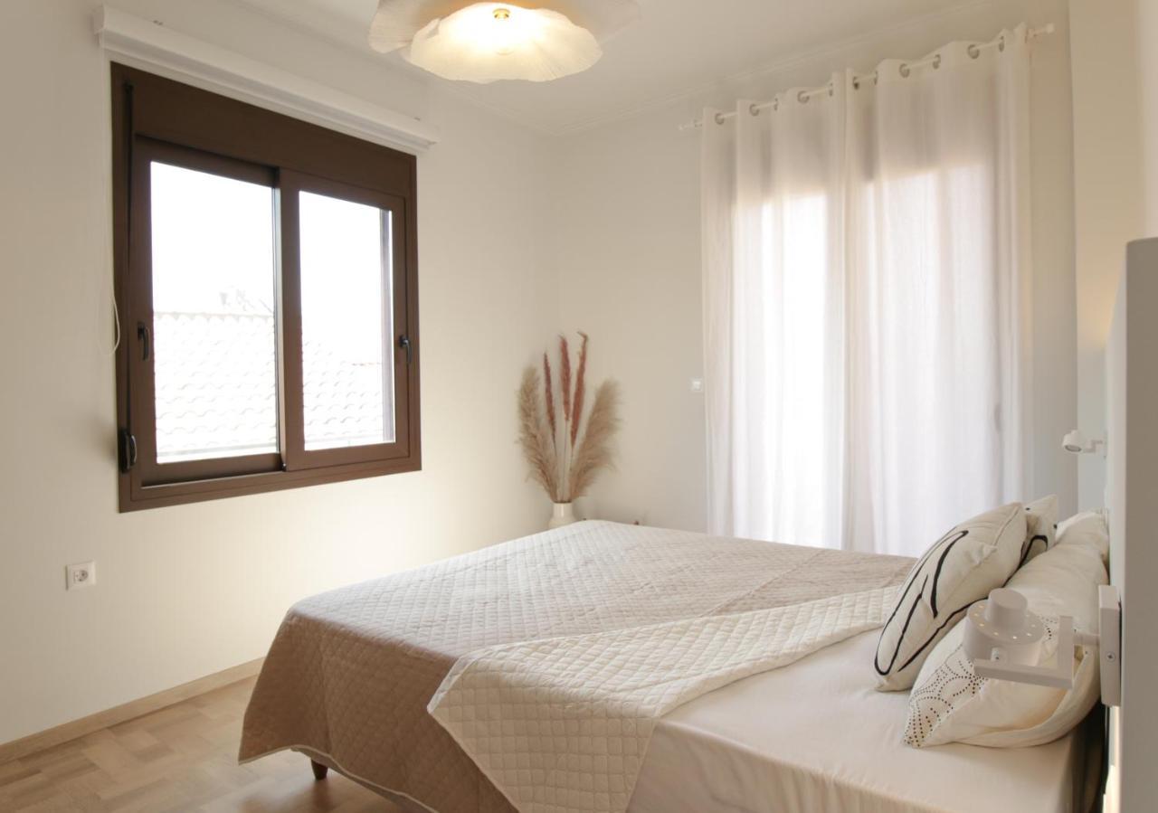 Onos - 2 Bedroom 2 Bathroom Penthouse With Terrace In Old Town Kalamata Esterno foto