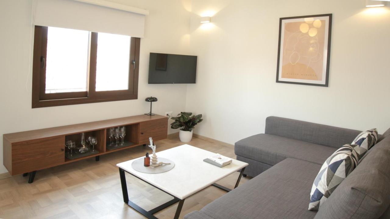 Onos - 2 Bedroom 2 Bathroom Penthouse With Terrace In Old Town Kalamata Esterno foto