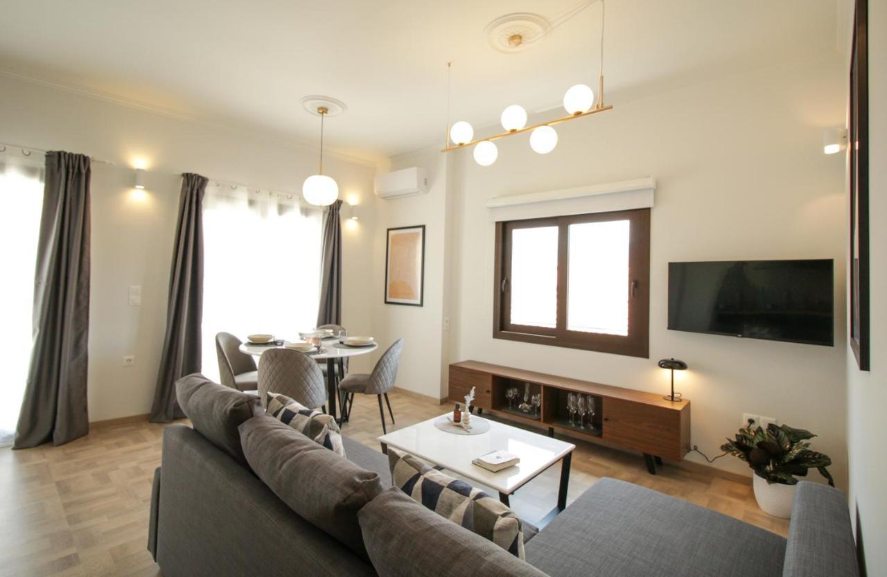 Onos - 2 Bedroom 2 Bathroom Penthouse With Terrace In Old Town Kalamata Esterno foto